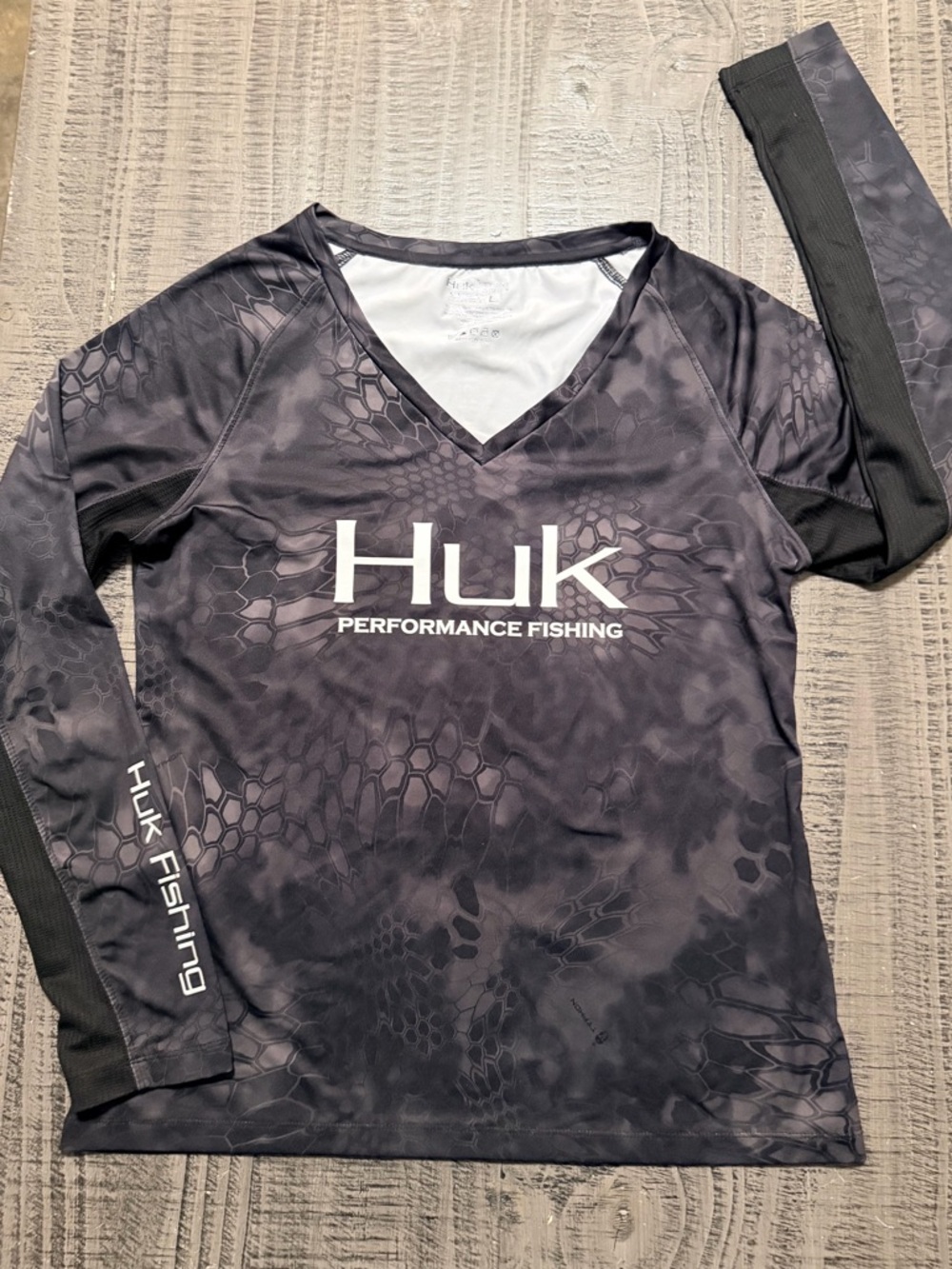 Huk Performance Fishing Black Charcoal Camo V-Neck Fishing Shirt